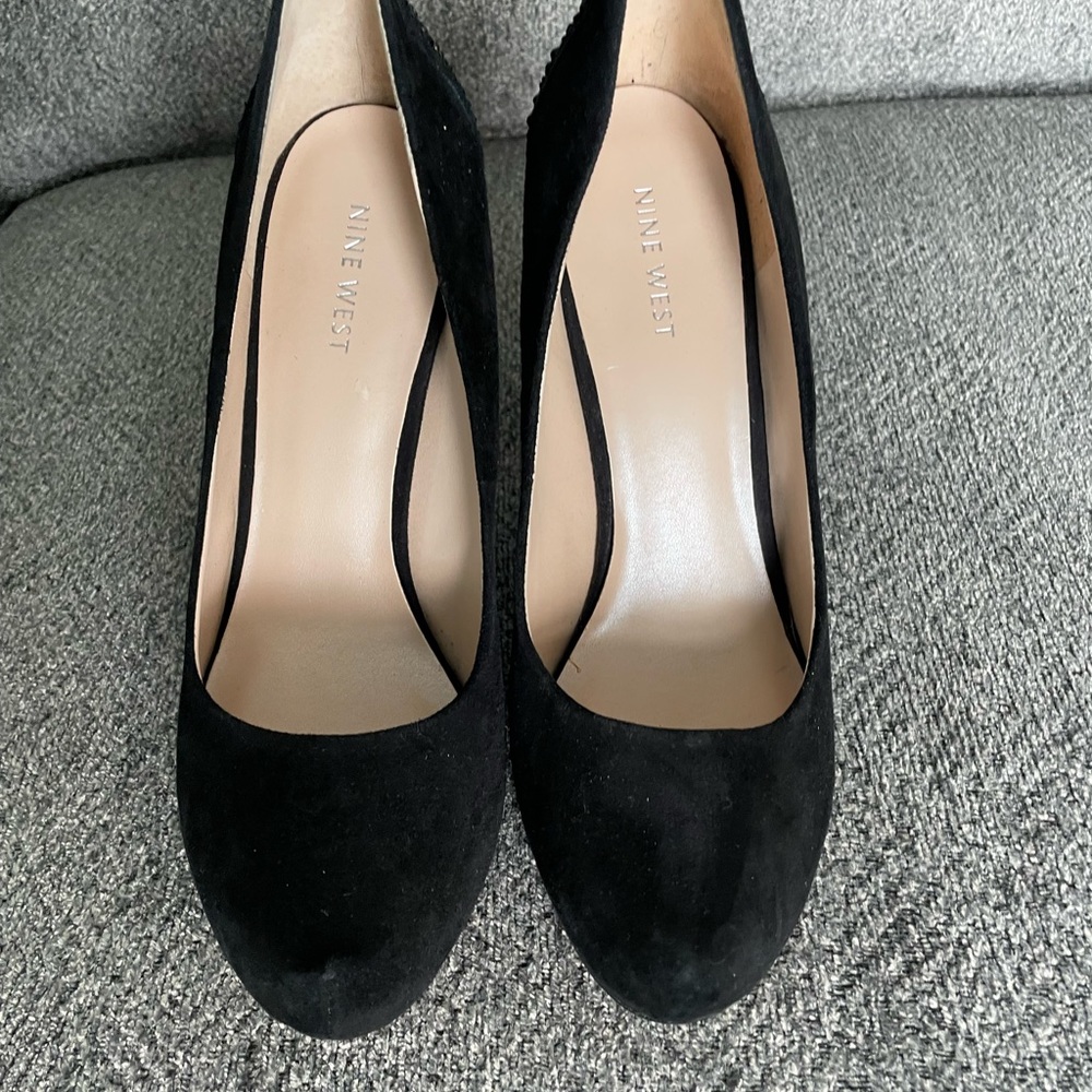 Nine West crystal heel pump